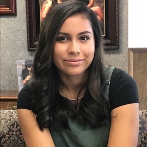 Meet your Posher, Danielle